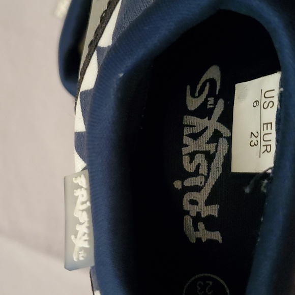 Shark Tooth Water Shoes - Picture 5 of 7